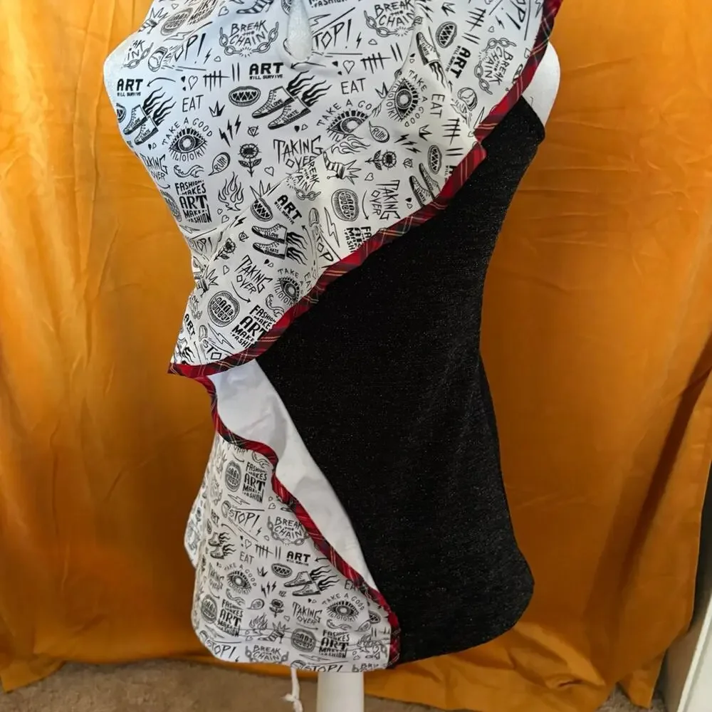 Disney Cruella Girls Dress Size 9/10 Black White Graffiti Red Ruffle